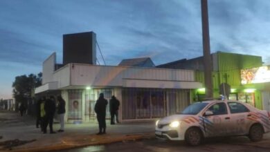 Photo of Dos sujetos detenidos tras sustraer celulares de un local