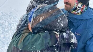Photo of Milagroso rescate de una pareja de Ushuaia sepultada por una avalancha