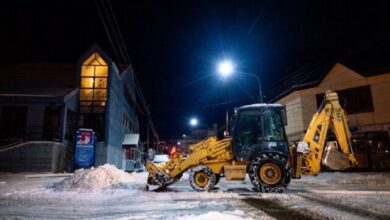 Photo of La Municipalidad de Ushuaia continúa con el mantenimiento urbano durante el Operativo Invierno