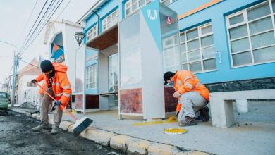 Photo of LA MUNICIPALIDAD DE USHUAIA PONE EN VALOR GARITAS DE TRANSPORTE PÚBLICO, CORDONES Y RAMPAS