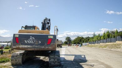 Photo of USHUAIA: SE INICIARON  LOS TRABAJOS PARA LA PAVIMENTACIÓN DE MÁS DE 900 METROS DE LA CALLE LOS ÑIRES EN EL PIPO