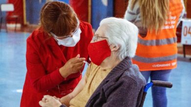 Photo of COMENZÓ EN LA PROVINCIA LA VACUNACIÓN DE VECINOS Y VECINAS MAYORES DE 80 AÑOS