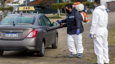 Photo of LA MUNICIPALIDAD DE USHUAIA DESINFECTÓ TAXIS, REMISES Y COMERCIOS