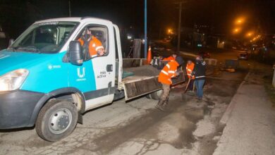 Photo of LA MUNICIPALIDAD DE USHUAIA REALIZÓ TRABAJOS NOCTURNOS DE BACHEO EN LA CALLE ALDO MOTTER