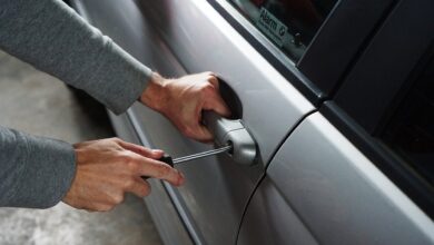 Photo of MENOR ABRIÓ AL MENOS DOS AUTOS Y SE LLEVO OBJETOS DE SU INTERIOR