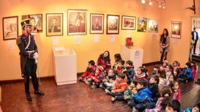 Photo of NIÑOS Y NIÑAS VISITARON LA MUESTRA SOBRE SAN MARTÍN EN LA CASA BEBAN