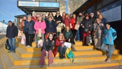 Photo of LOS ADULTOS Y ADULTAS MAYORES DE USHUAIA DISFRUTARON DE UN NUEVO PASEO EN CATAMARÁN