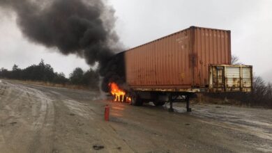 Photo of Se incendió un Semirremolque sobre la Ruta 3 en cercanías del puesto policial de Lago Escondido