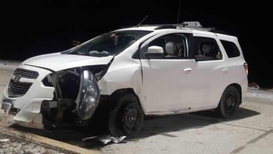 Photo of Fuerte impacto de taxista contra una columna camino al Aeropuerto de Ushuaia