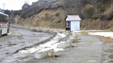 Photo of LA MUNICIPALIDAD DE USHUAIA, REPUDIA LOS DESTROZOS EN LOS BOLARDOS QUE HABÍAN SIDO COLOCADOS EN LA AVENIDA YRIGOYEN