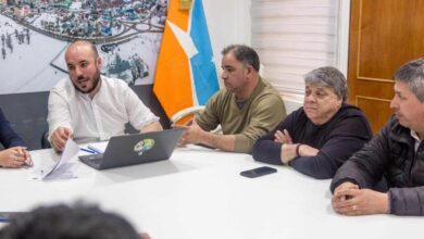 Photo of REFORZARÁN CONTROLES LA MUNICIPALIDAD DE USHUAIA RECIBIÓ A TAXISTAS Y REMISEROS Y FIJARON UNA REUNIÓN PARA ESTE LUNES