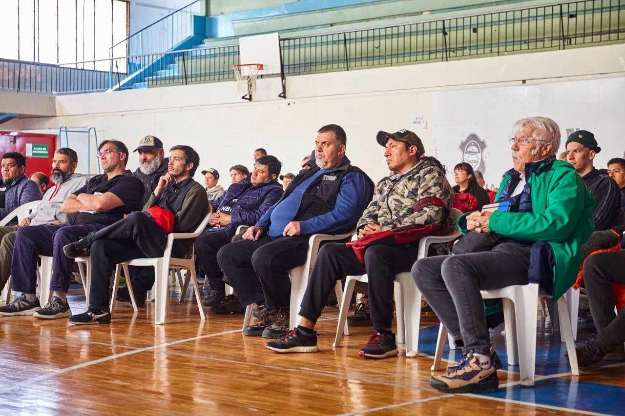 Photo of GRAN CONCURRENCIA A LA CHARLA SOBRE CALDERAS INDUSTRIALES Y RECIPIENTES DE PRESIÓN