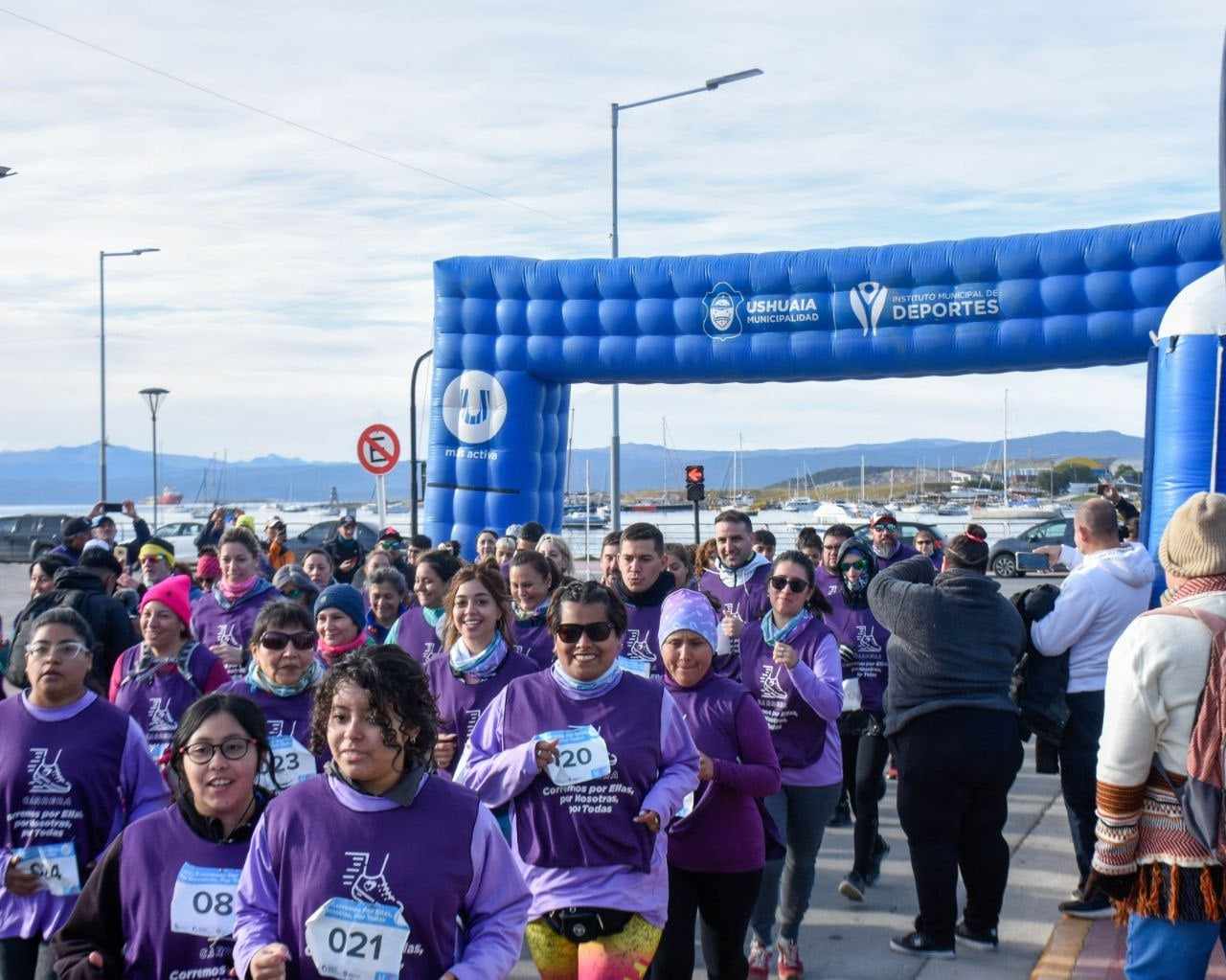 Photo of USHUAIA, GRAN PARTICIPACIÓN EN LA CARRERA “CORREMOS POR ELLAS, POR NOSOTRAS, POR TODAS”