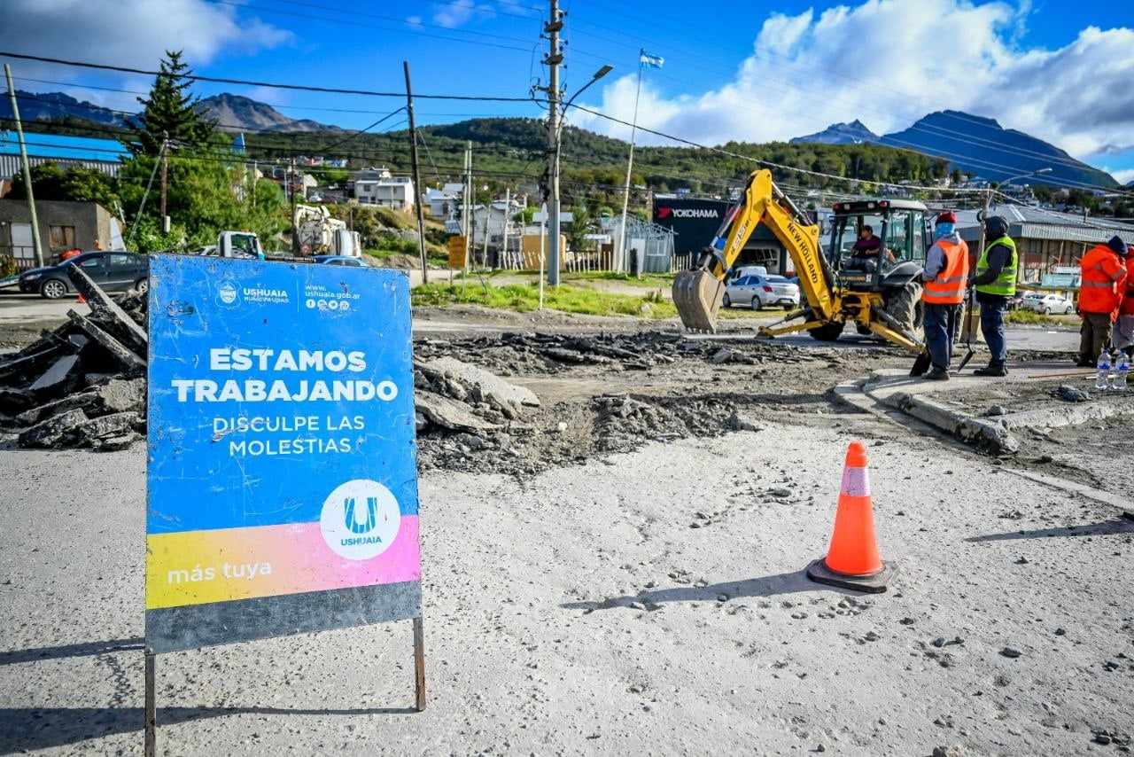 Photo of TRABAJOS DE REPAVIMENTACIÓN EN LA AVENIDA PERITO MORENO Y EN GENDARME ARGENTINO