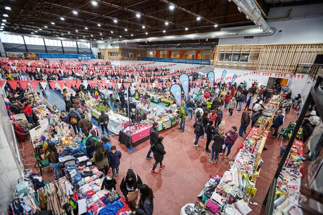 Photo of CIENTOS DE FAMILIAS ACCEDIERON A LAS OFERTAS DE PRODUCTOS EN LA EXPO-MERCADO DEL FIN DE SEMANA