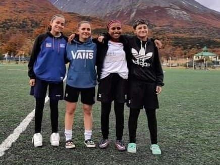 Photo of SEIS JUGADORAS DE LA ESCUELA MUNICIPAL DE USHUAIA FUERON SELECCIONADAS POR ARGENTINOS JUNIORS