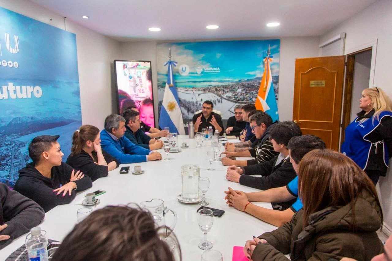 Photo of EL EJECUTIVO MUNICIPAL DE USHUAIA ACORDÓ NUEVOS INCREMENTOS SALARIALES