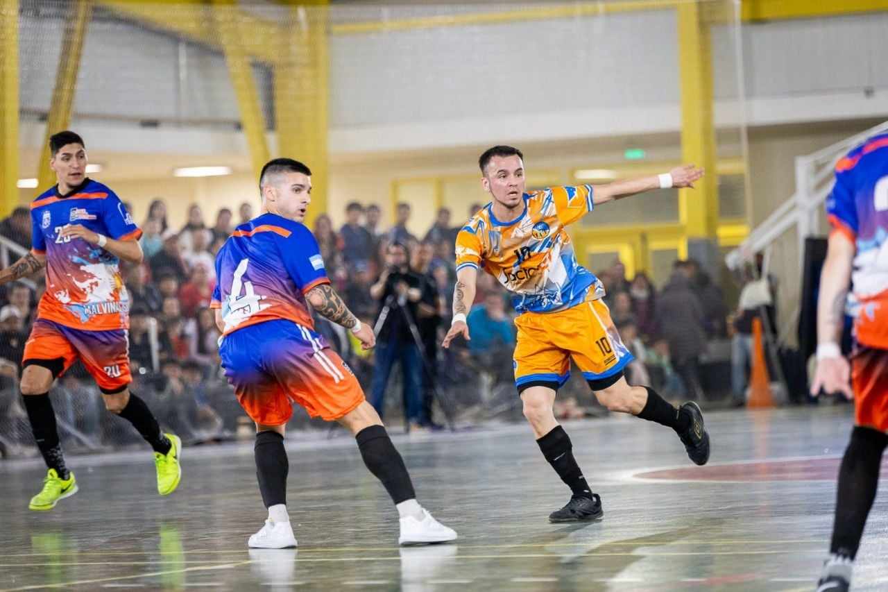 Photo of CON UN GRAN MARCO DE PÚBLICO SE CELEBRÓ LA COPA PROVINCIAL DE SELECCIONES DE FUTSAL “MALVINAS ARGENTINAS”