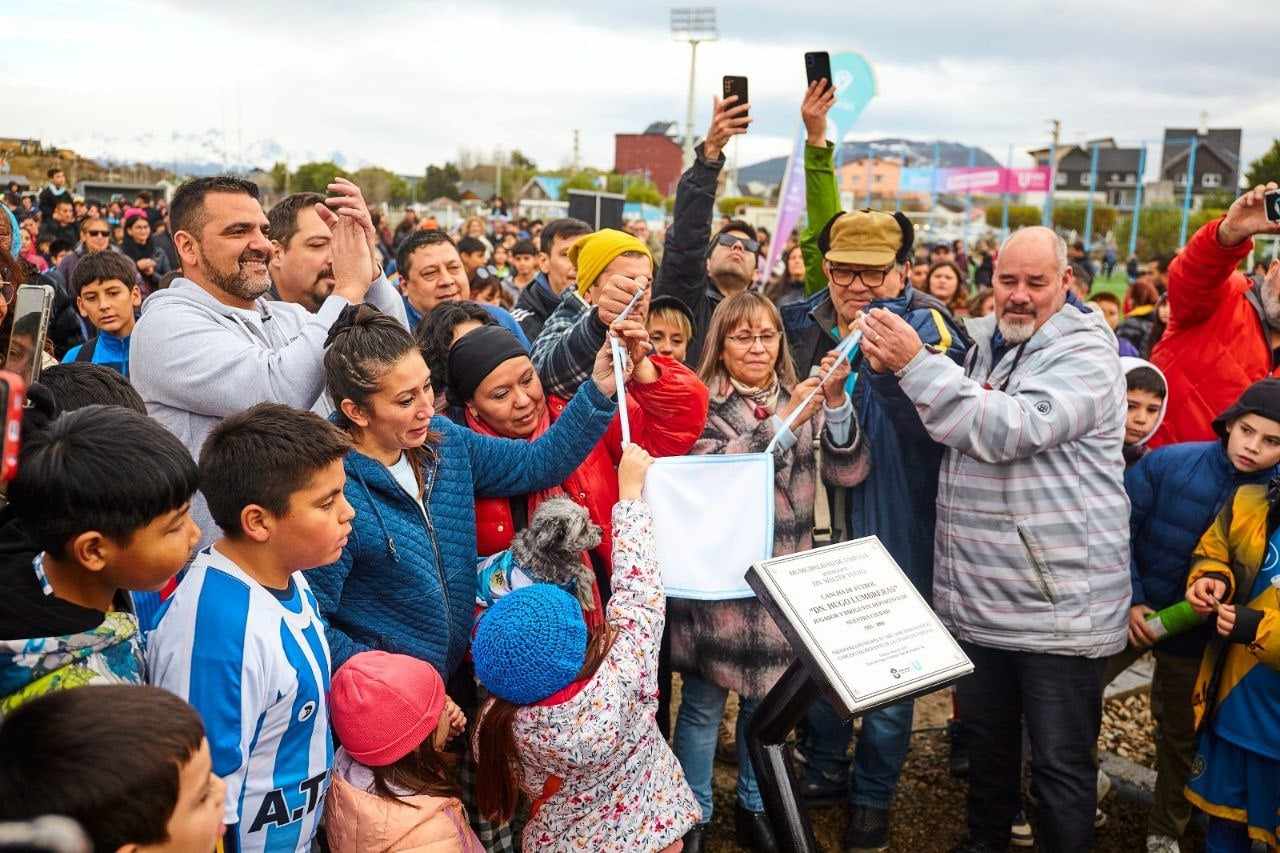 Photo of SE INAUGURO EL NUEVO CAMPO DE JUEGO DEL ESTADIO MUNICIPAL HUGO LUMBRERAS