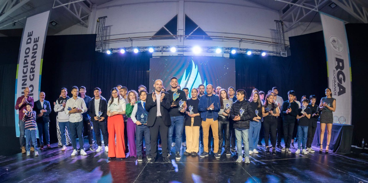 Photo of El Municipio realizó la X edición de los premios “Ciudad de Río Grande”