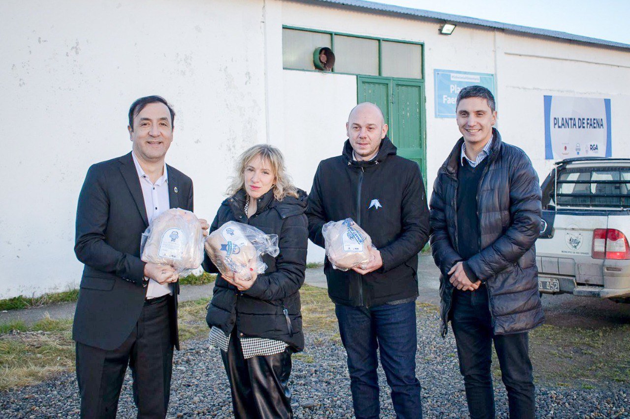 Photo of Funcionarios de Río Grande, Río Gallegos y Río Turbio visitaron establecimientos productivos de la ciudad