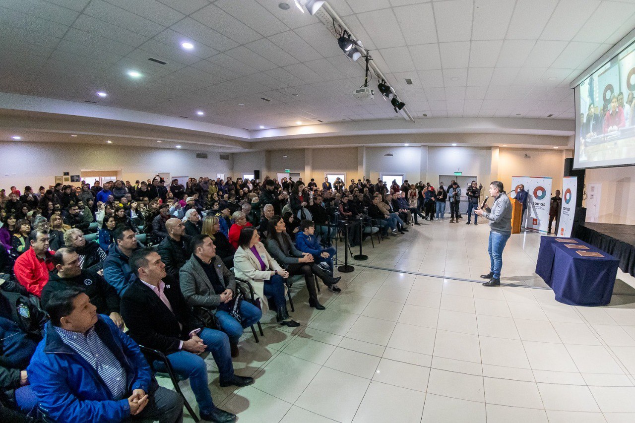 Photo of “Entre todos y todas, con fuerza, vamos a frenar este tarifazo”