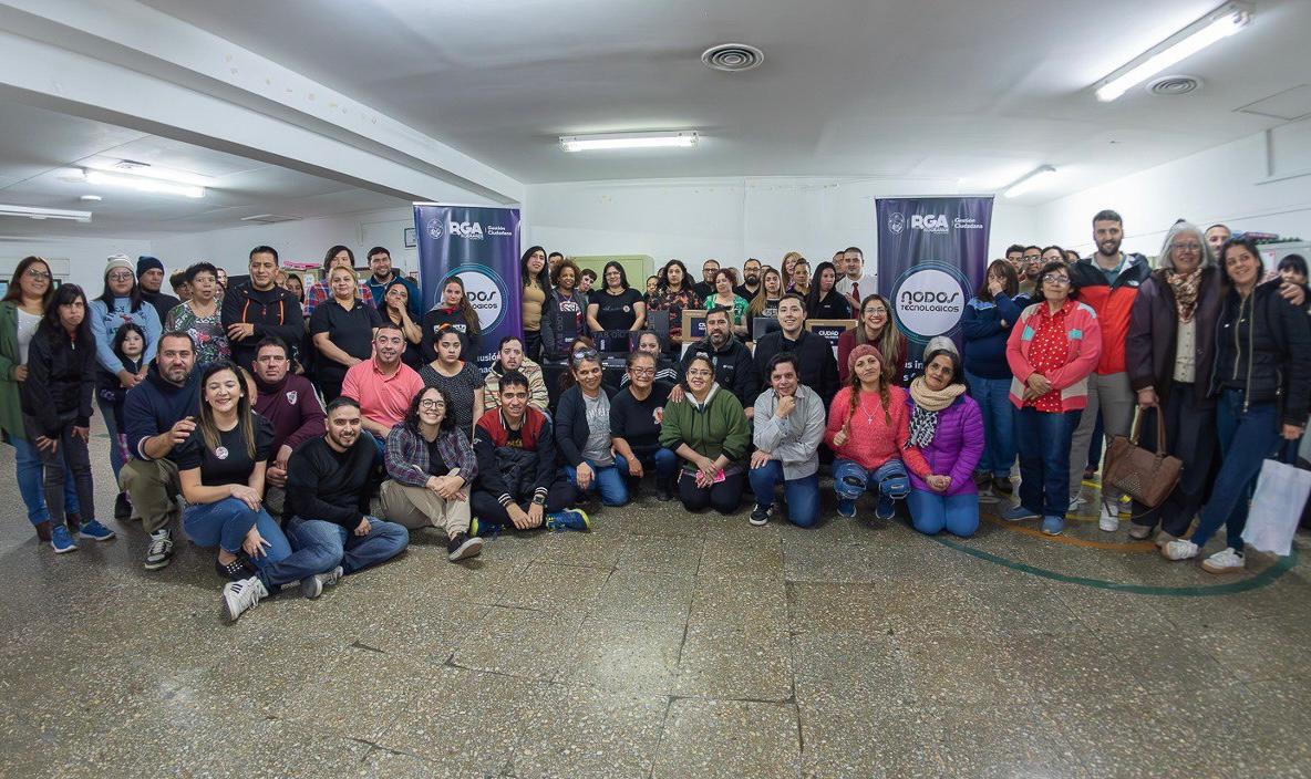 Photo of El Programa Municipal “Nodos de Inclusión Tecnológica” llegó al Bachillerato Popular y al IPES “Paulo Freire”