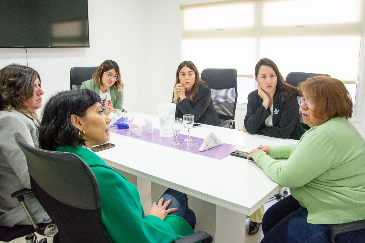 Photo of Funcionarias de Río Gallegos recorrieron establecimientos municipales para infancias y mujeres de Río Grande