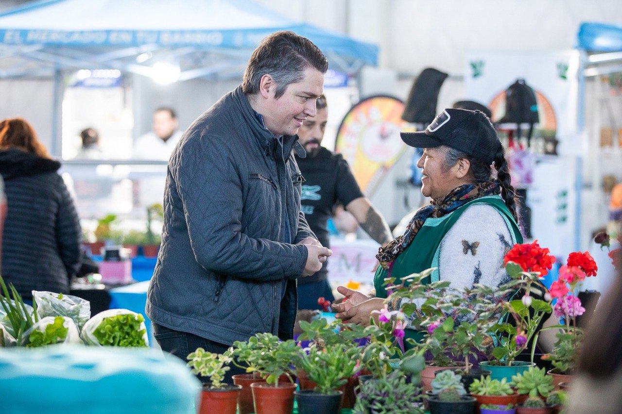 Photo of El Intendente recorrió una nueva edición de “El Mercado en tu Barrio”