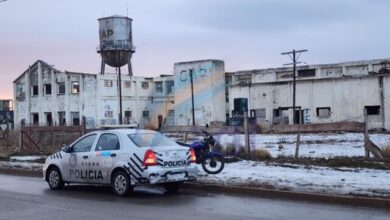 Photo of El predio del barrio CAP se encuentra bajo custodia policial luego del violento episodio donde atacaron salvajemente a un joven