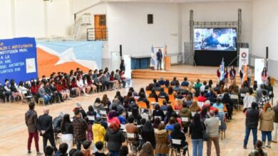 Photo of Estudiantes de 6° y 7° año del secundario de la provincia realizaron la promesa a la constitución provincial