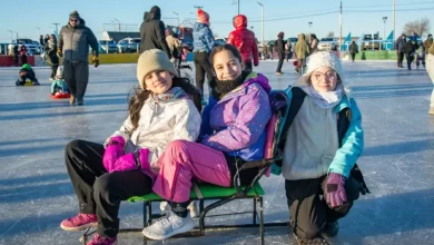 Photo of Cientos de vecinos y vecinas disfrutaron a pleno de la Pista de Hielo