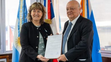 Photo of El Gobierno de la provincia conmemoró con diplomáticos de Chile el 70° aniversario del Consulado de ese país en Ushuaia​El Gobierno de la provincia conmemoró con diplomáticos de Chile el 70° aniversario del Consulado de ese país en Ushuaia