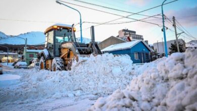 Photo of Ushuaia: El Municipio realizó tareas para despejar la nieve durante la jornada del domingo