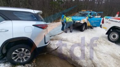 Photo of Servicios de emergencia rescataron a conductores en rutas complementarias cubiertas de hielo lavado