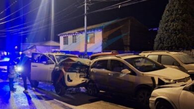 Photo of Funcionario del Superior Tribunal de Justicia chocó alcoholizado contra 4 autos estacionados en Ushuaia