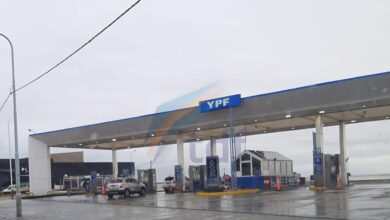 Photo of YPF analiza bajar el precio del combustible en octubre