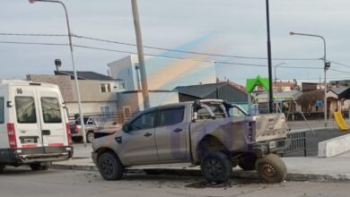 Photo of Conductor impactó contra dos camionetas estacionadas y se negó a hacer la alcoholemia