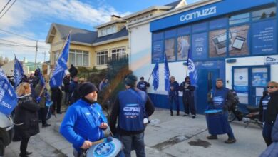 Photo of ATE se manifestó frente a las oficinas de Camuzzi en rechazo al aumento de tarifas