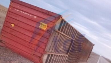 Photo of Ráfagas de viento tiraron un container desde un camión en ruta 3