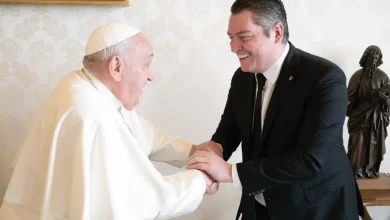 Photo of Papa Francisco junto a Martín Perez: “sigan trabajando por la paz y la defensa de la soberanía en el fin del mundo”