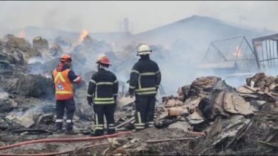 Photo of Intensa labor del Municipio y Fuerzas de Seguridad para asistir el incendio en el Parque Industrial