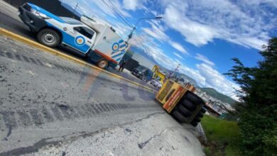 Photo of Volcó una máquina vial mientras realizaba trabajos de compactación