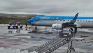 Photo of Un avión de aerolíneas salió demorado debido a desperfectos en el remolcador que funciona en la pista