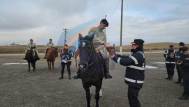 Photo of Homenaje y recreación de la histórica estafeta postal en el aniversario de la Policía