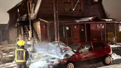 Photo of Incendio en un vehículo fue sofocado por el conductor