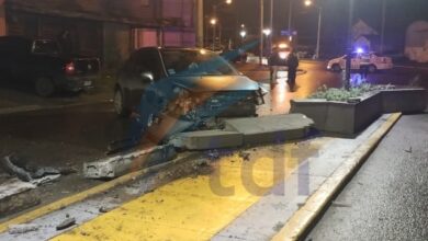 Photo of Conductor con alcoholemia positiva se estrelló contra un cantero de la avenida Perón