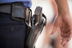 Photo of Robaron un arma policial y circula en el mercado negro de Río Grande