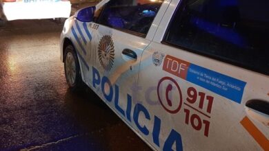 Photo of Dos hombres fueron detenidos por agredir y robarle a un hombre en la vía pública