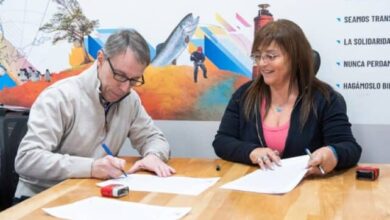 Photo of Gobierno firmó el contrato para la electrificación del predio ex Mosca Loca en Ushuaia